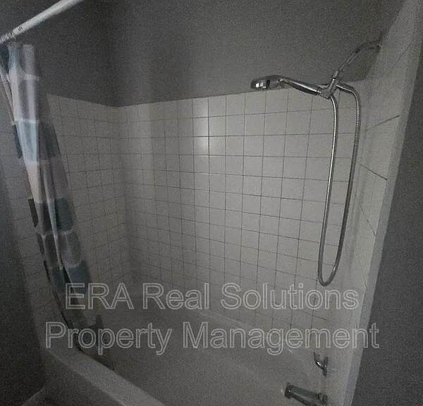 2236 Brentnell Ave — Photo 18