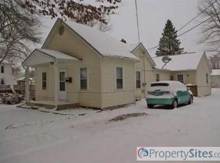 505 S 1st St, Oregon, IL 61061