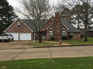 127 Arizona Ave, Wake Village, TX 75501