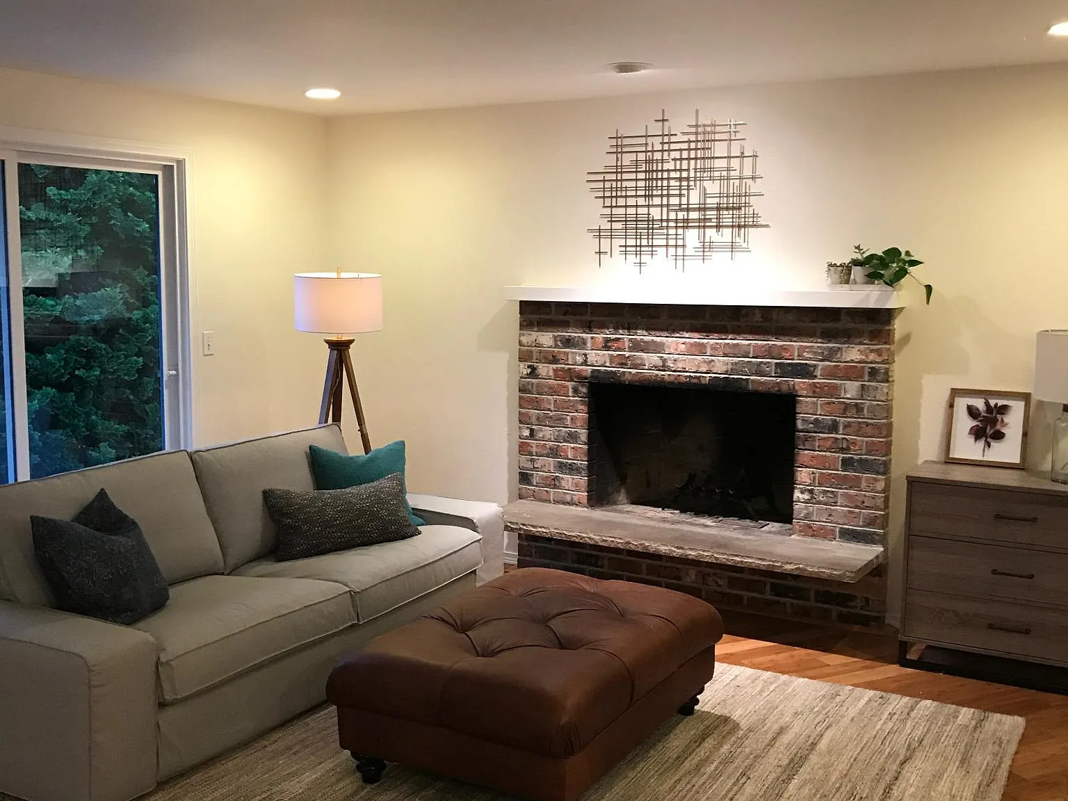 491 Hazelwood Dr — Photo 3