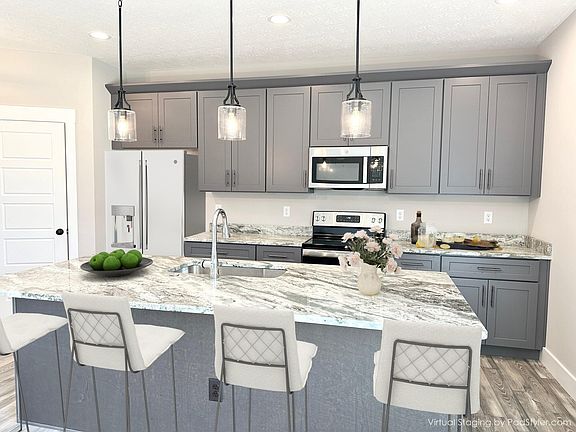 Stunning Kitchen with Granite Island