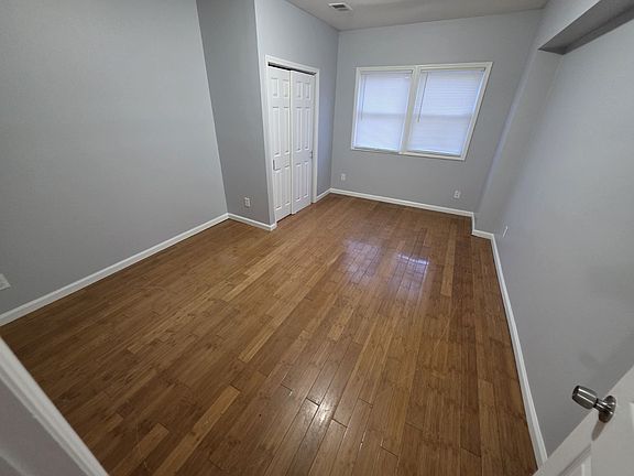 3rd image of 15 Webster St