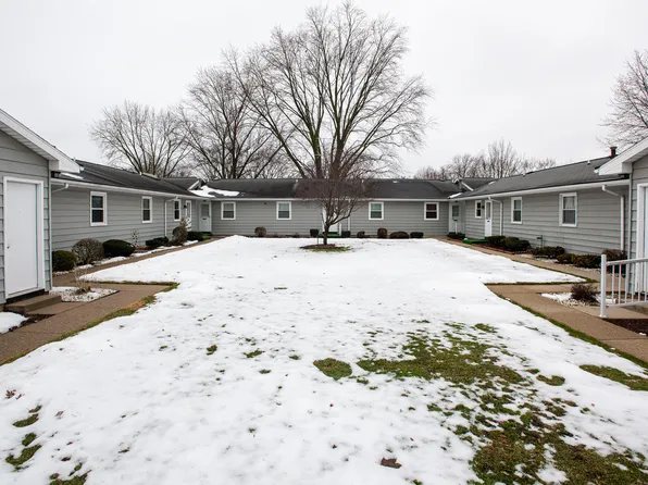 902 Andover Ct SE, Kentwood, MI 49508