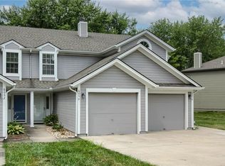 6054 NE Moonstone Dr, Lees Summit, MO 64064