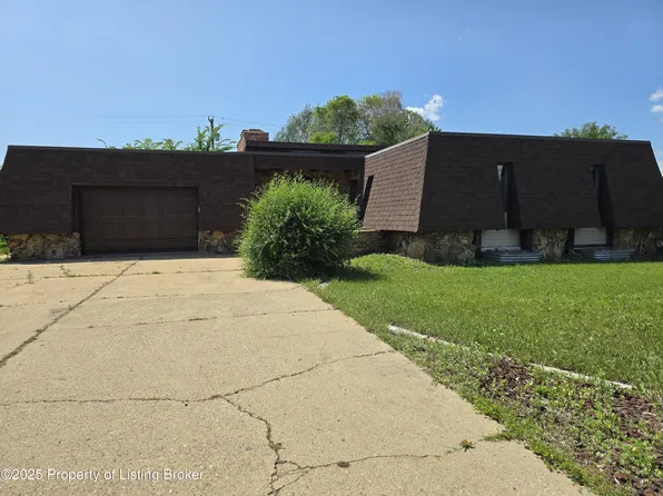552 S Main Ave, Dickinson, ND 58601