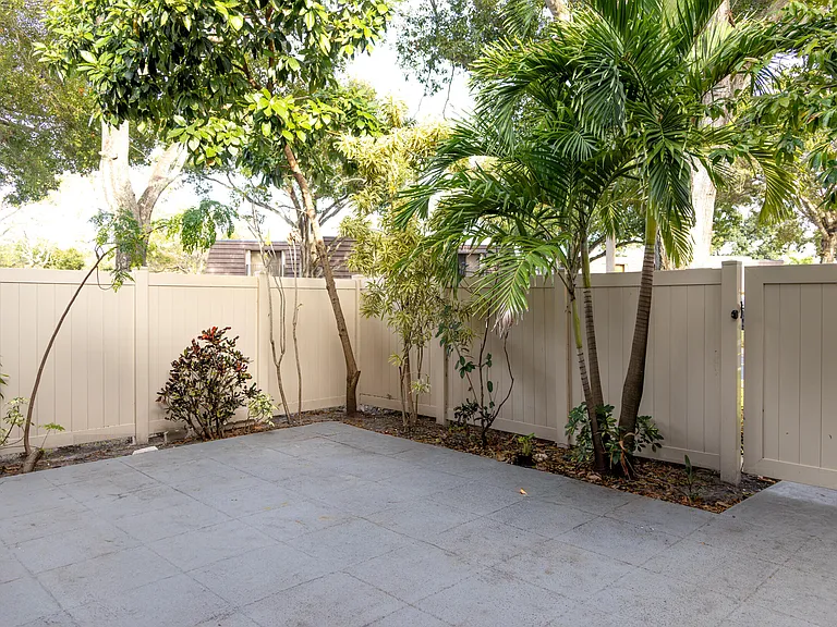7406 74th Way — Photo 7
