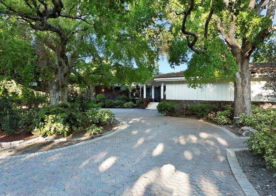 2nd image of 2221 Spanish River Rd