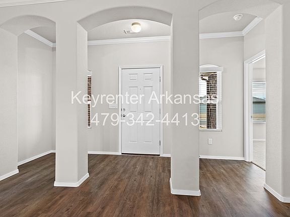 5th image of 1035 Jennifer Ann Ln