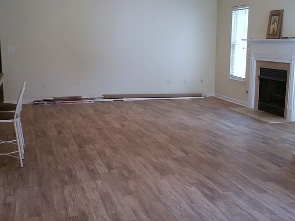 3rd image of 192 Rock Moss Dr