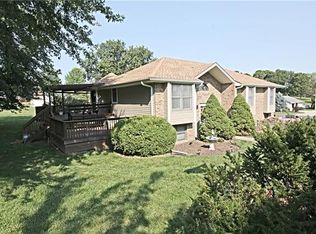 6 Hilltop Terrace Rd, Saint Joseph, MO 64507