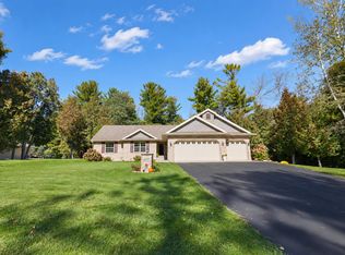 3330 Tarragon Trl, Green Bay, WI 54313