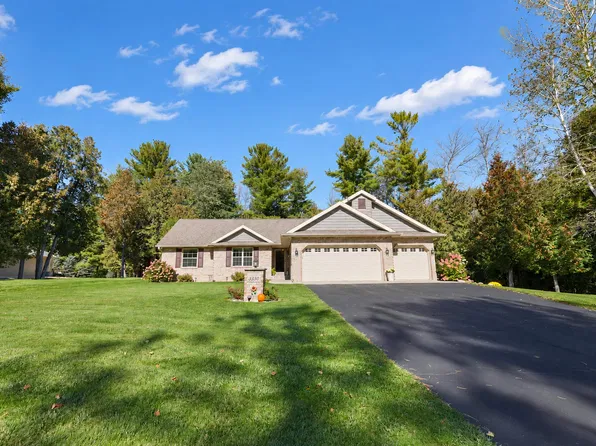 3330 Tarragon Trl, Green Bay, WI 54313