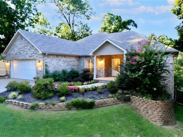 1 Totton Ln, Bella Vista, AR 72714