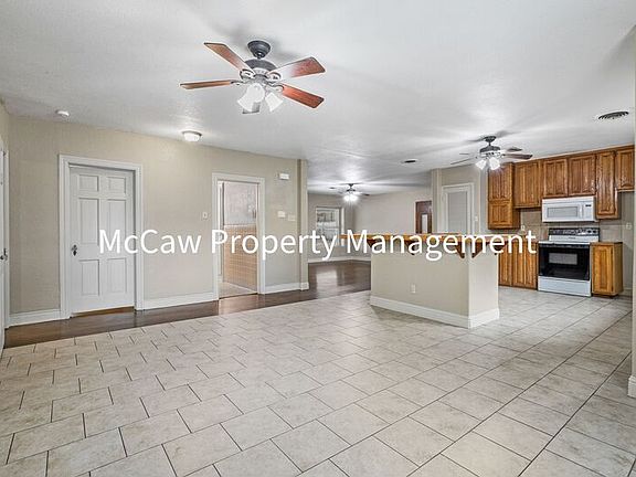 5th image of 620 Oakwood Ln