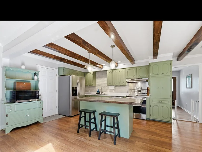 316 Estate Dr — Photo 4