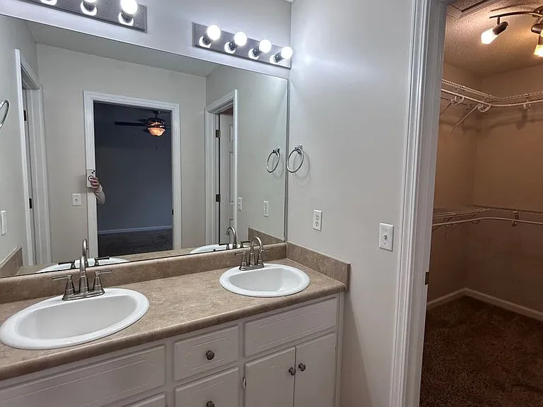 164 N Springview Dr — Photo 16