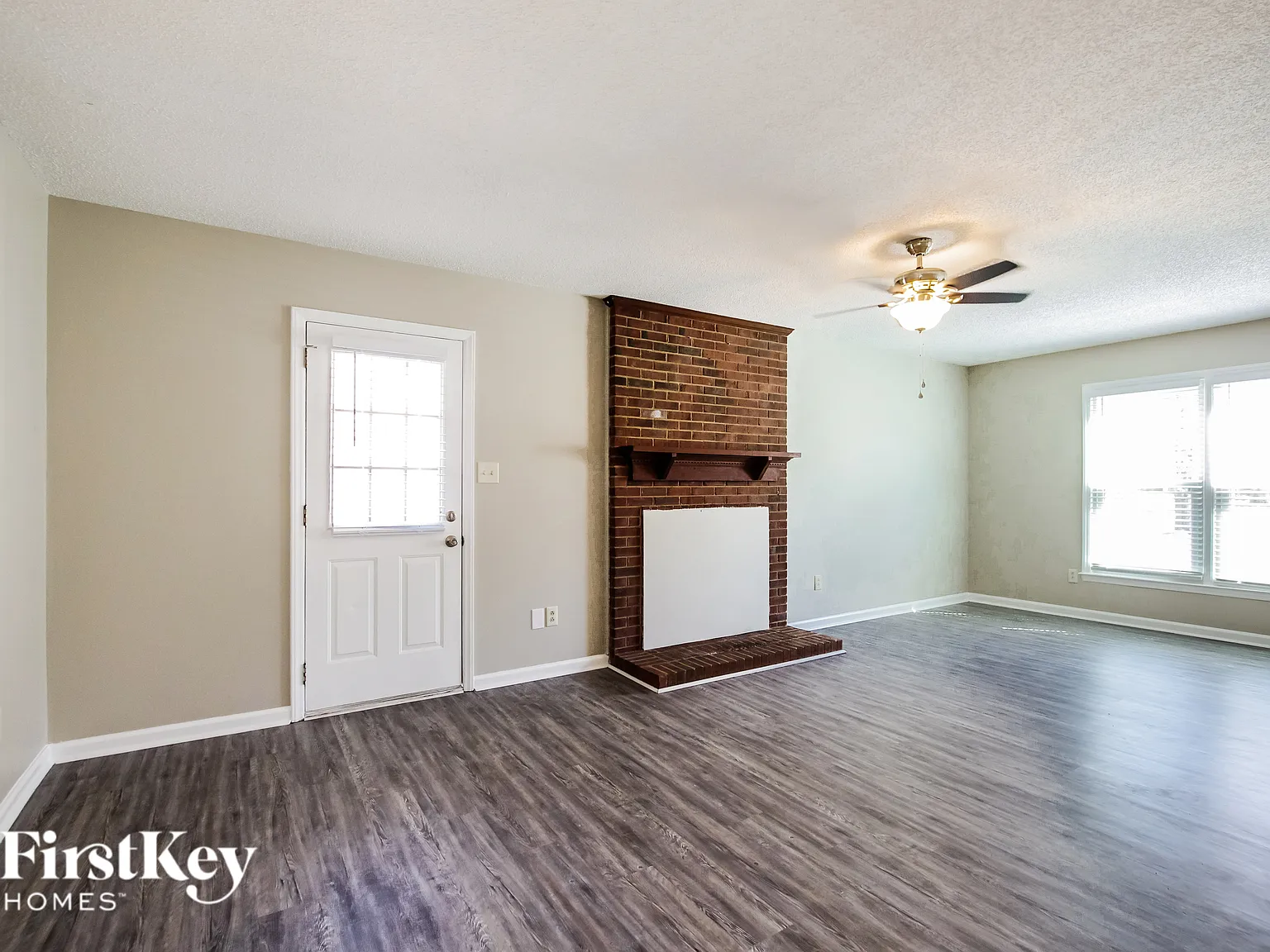 3 bed, 2.5 bath, 2012 sqft, $2,795 — Photo 2