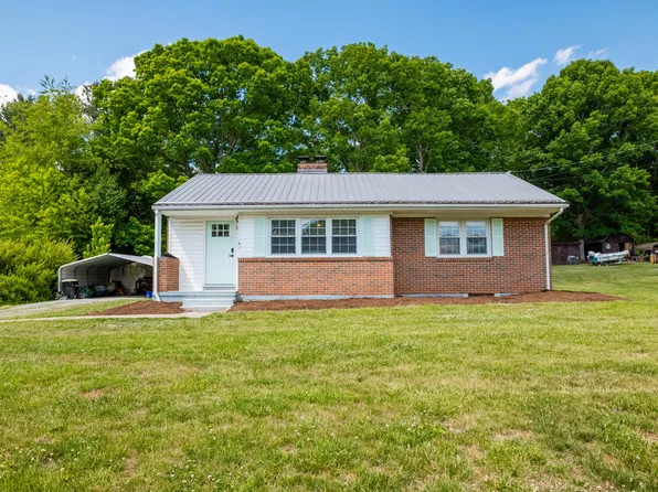 60 Whitten St, Rocky Mount, VA 24151