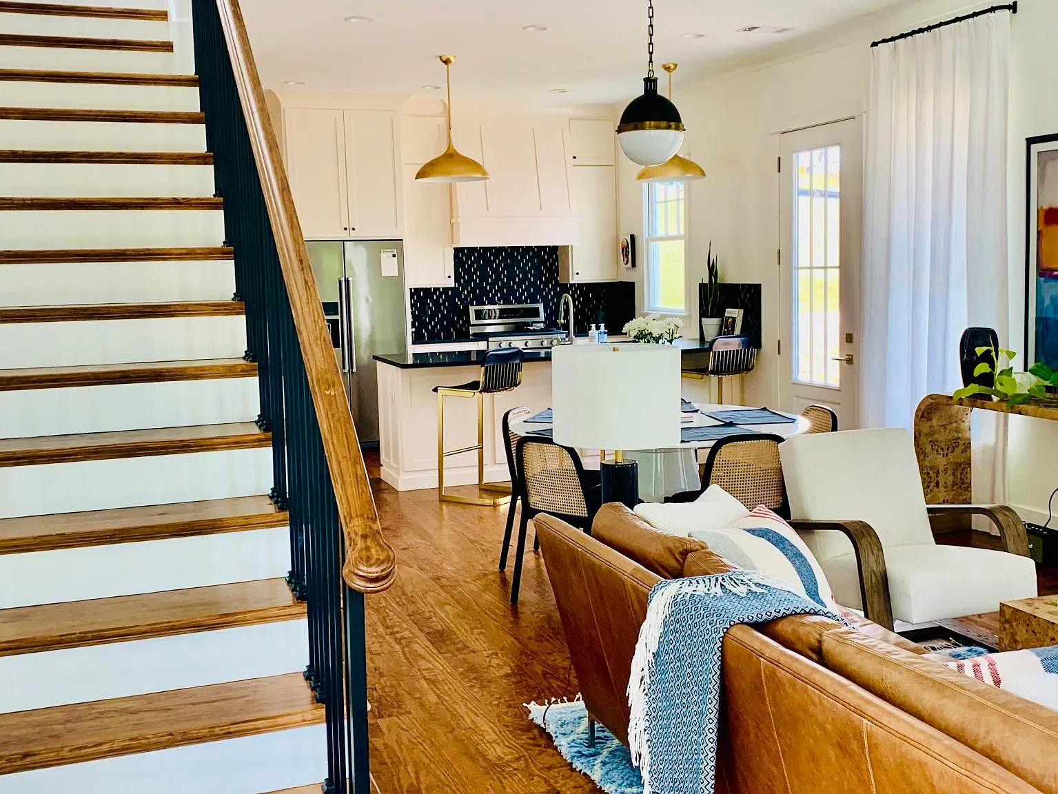 2 bed, 2.5 bath, 1877 sqft, $4,400 — Photo 3