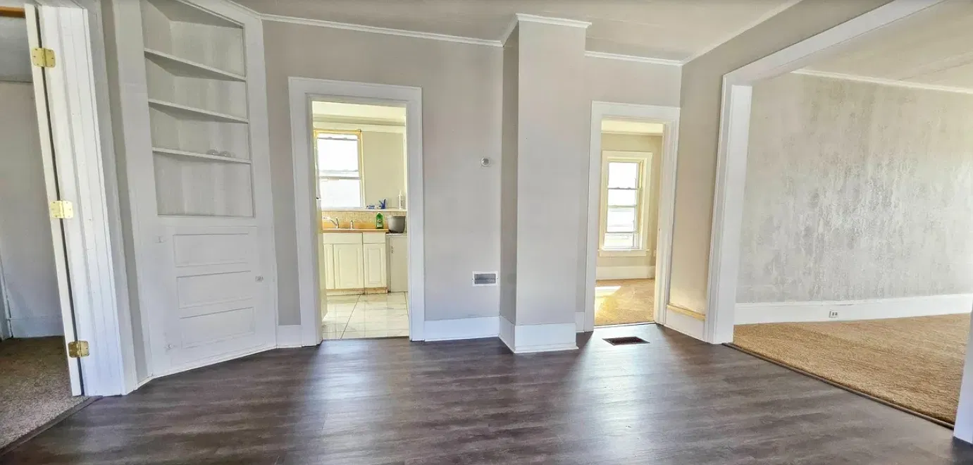 3 bed, $1,000 — Photo 1