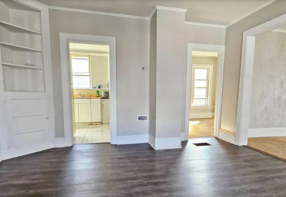 901 2nd Ave #2