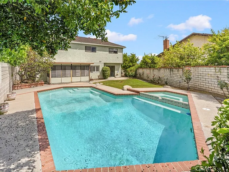 5 Carol Pine Ln — Photo 40