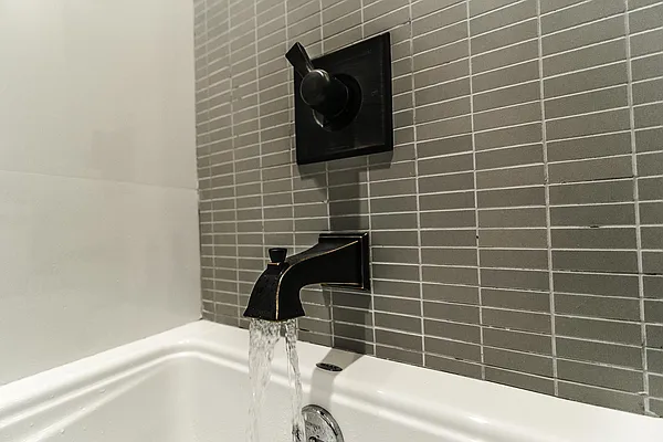 Rented by Nooklyn NYC LLC | media 49