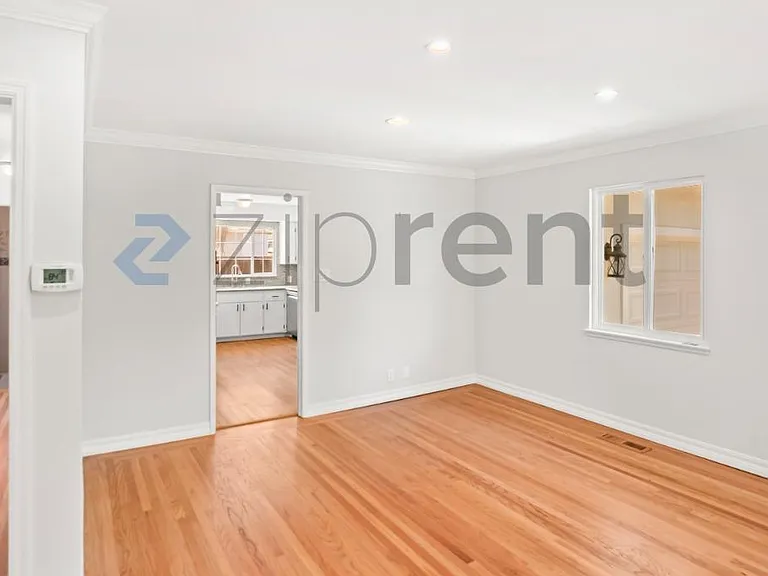 1443 Jeffery Ave — Photo 7