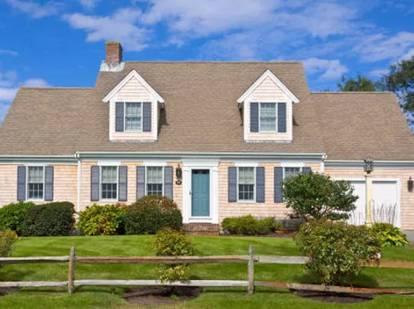 (undisclosed Address), Elmont, NY 11003