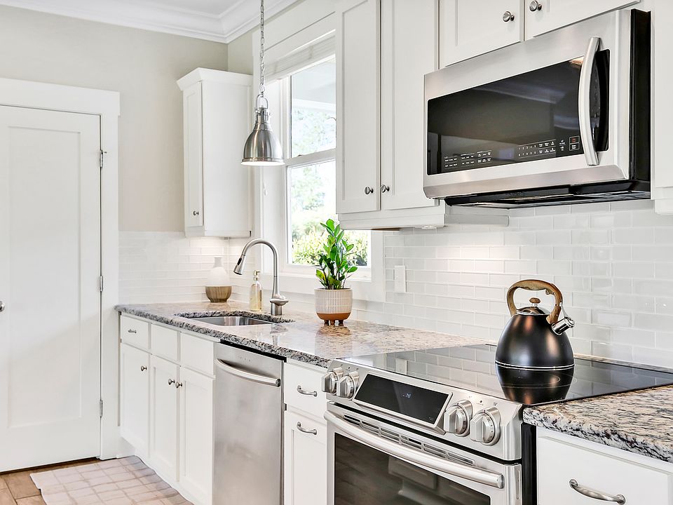 Fully Furnished Kitchen
