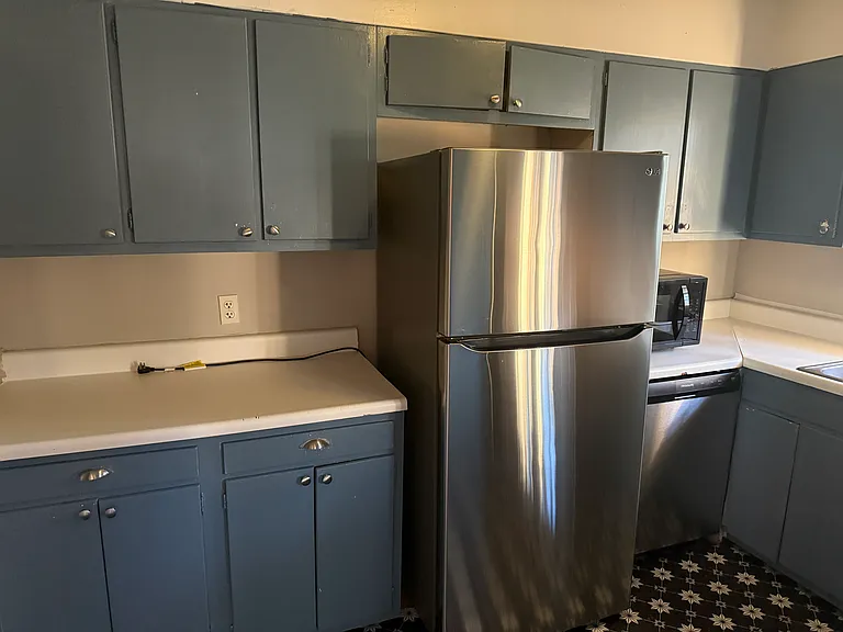 101 College Cir — Photo 2