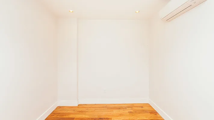 Rented by Nooklyn NYC LLC | media 24