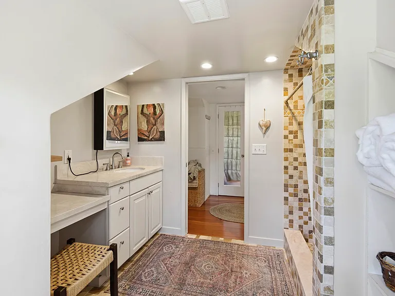 284 E Blithedale Ave — Photo 46