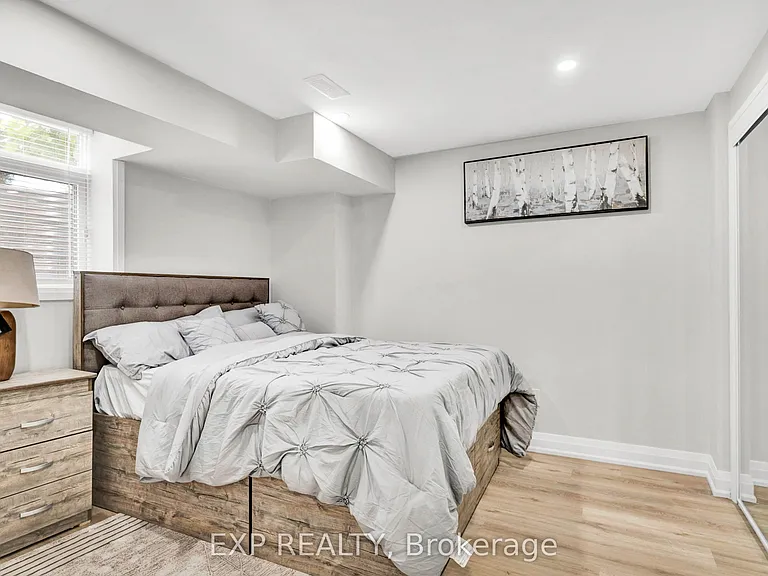 448 Dougall Ave #B — Photo 9