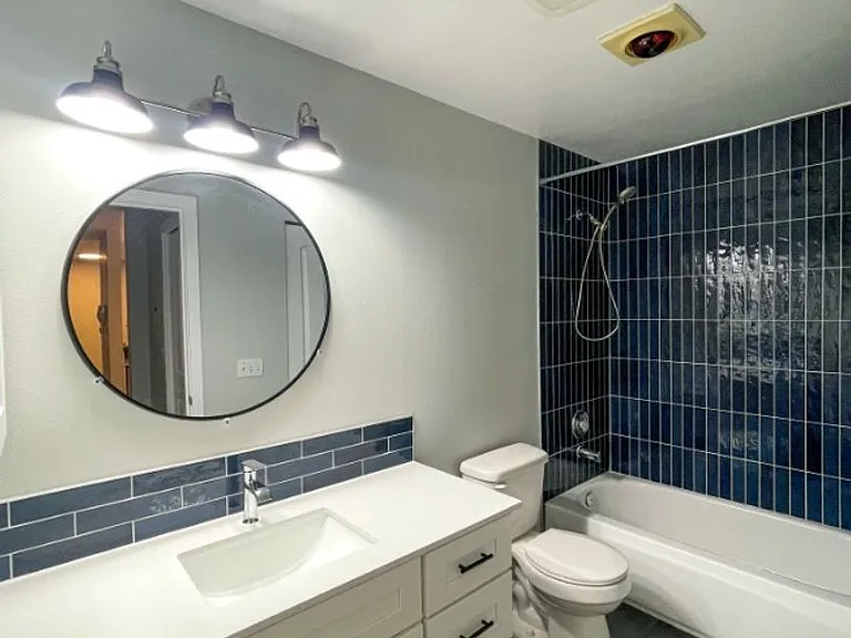 Interlake Apartments — Photo 1