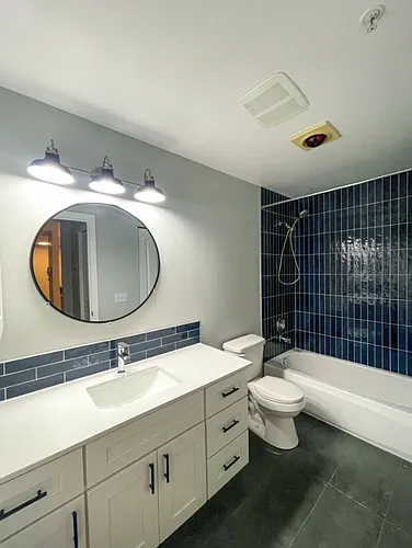 Interlake Apartments Photo 1
