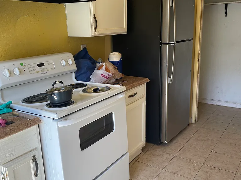 14031 Callahan Dr — Photo 2