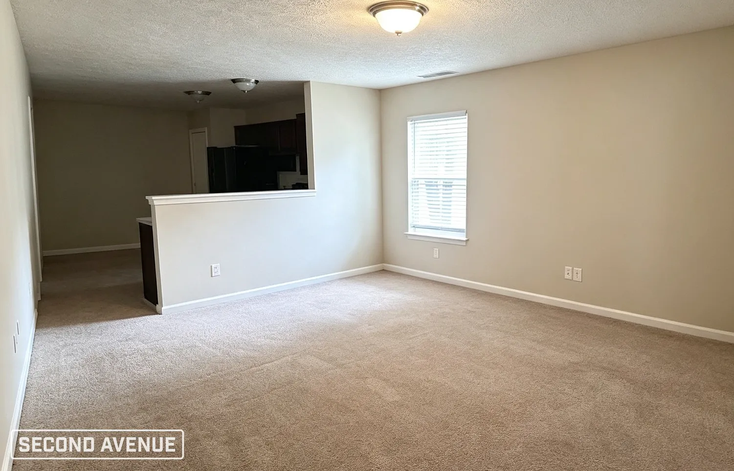 3 bed, 2.0 bath, 1200 sqft, $1,575 — Photo 2