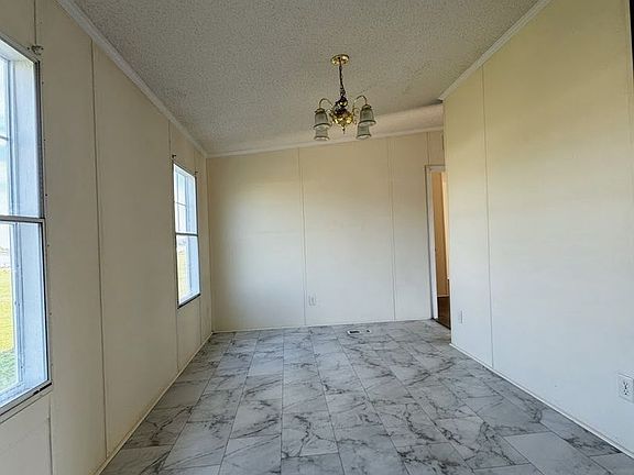 4th image of 85 Brook Meadow Dr