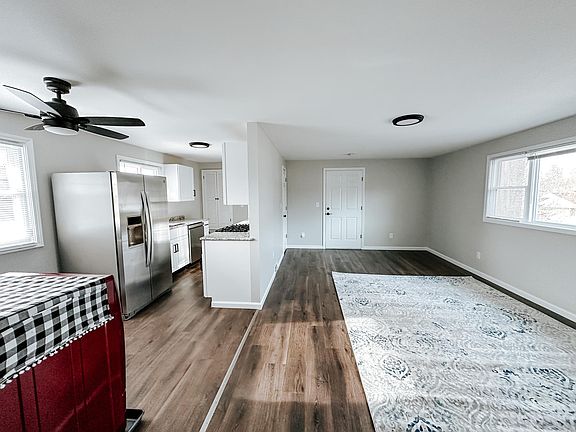 4th image of 28 Eastwood Dr #2