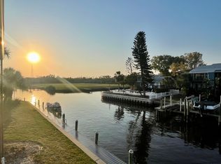 386 Moorings Cove Dr #6, Tarpon Springs, FL 34689