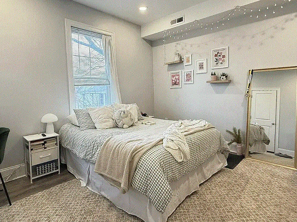 136 Franklin St #2