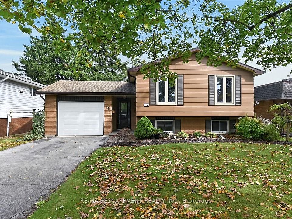 1st image of 15 Miller Cres
