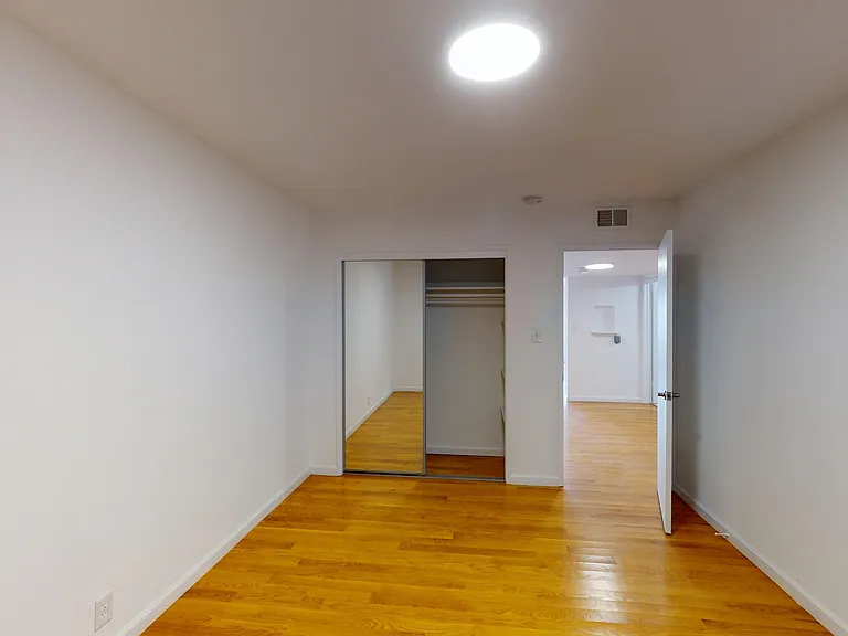 1040 Ashbury St — Photo 28
