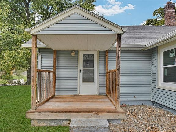 4th image of 3224 Willard Ave