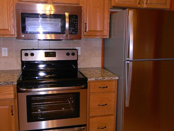 4th image of 9825 Donovan Ct SE