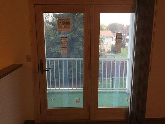 3rd image of 810 Southview Ct E APT 4
