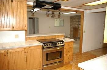 4th image of 8902 Carol Ave S
