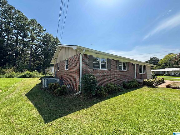 2nd image of 220 Patricia Rd
