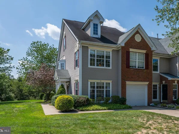 19 William Penn Cir, Medford, NJ 08055